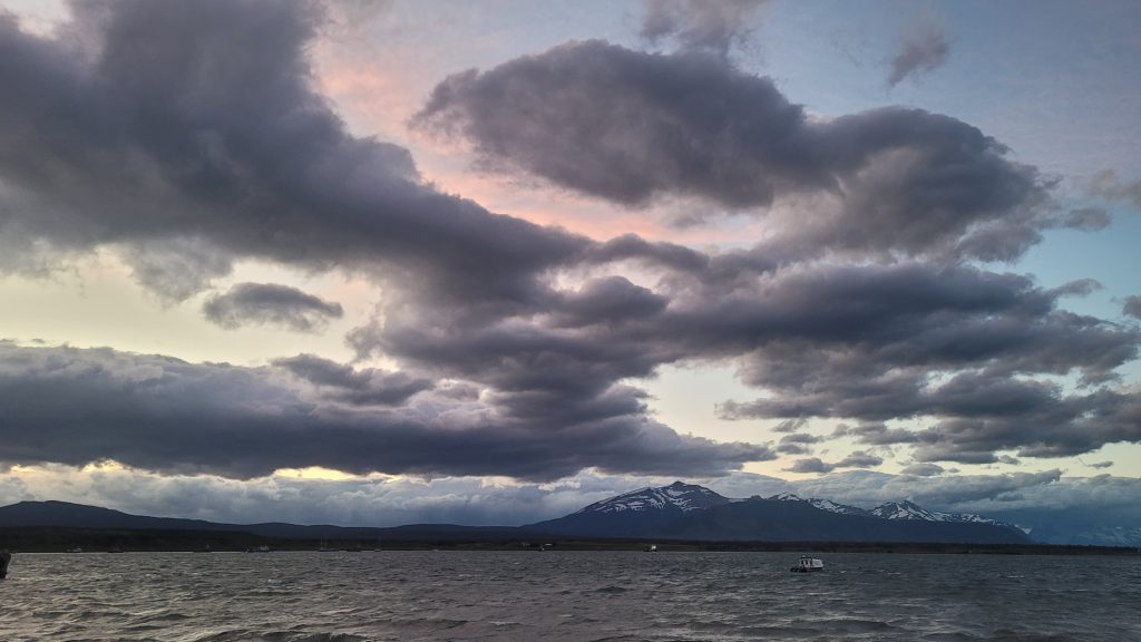 Rent a car patagonia - puerto natales - rental puerto natales - arriendo vehículos natales - rent a car torres del paine